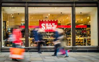 想預約市府清運但沒有暫放空間,預約搬家公司最方便! 門口有店家經營無法暫放廢棄物者-彰化廢棄物清運推薦